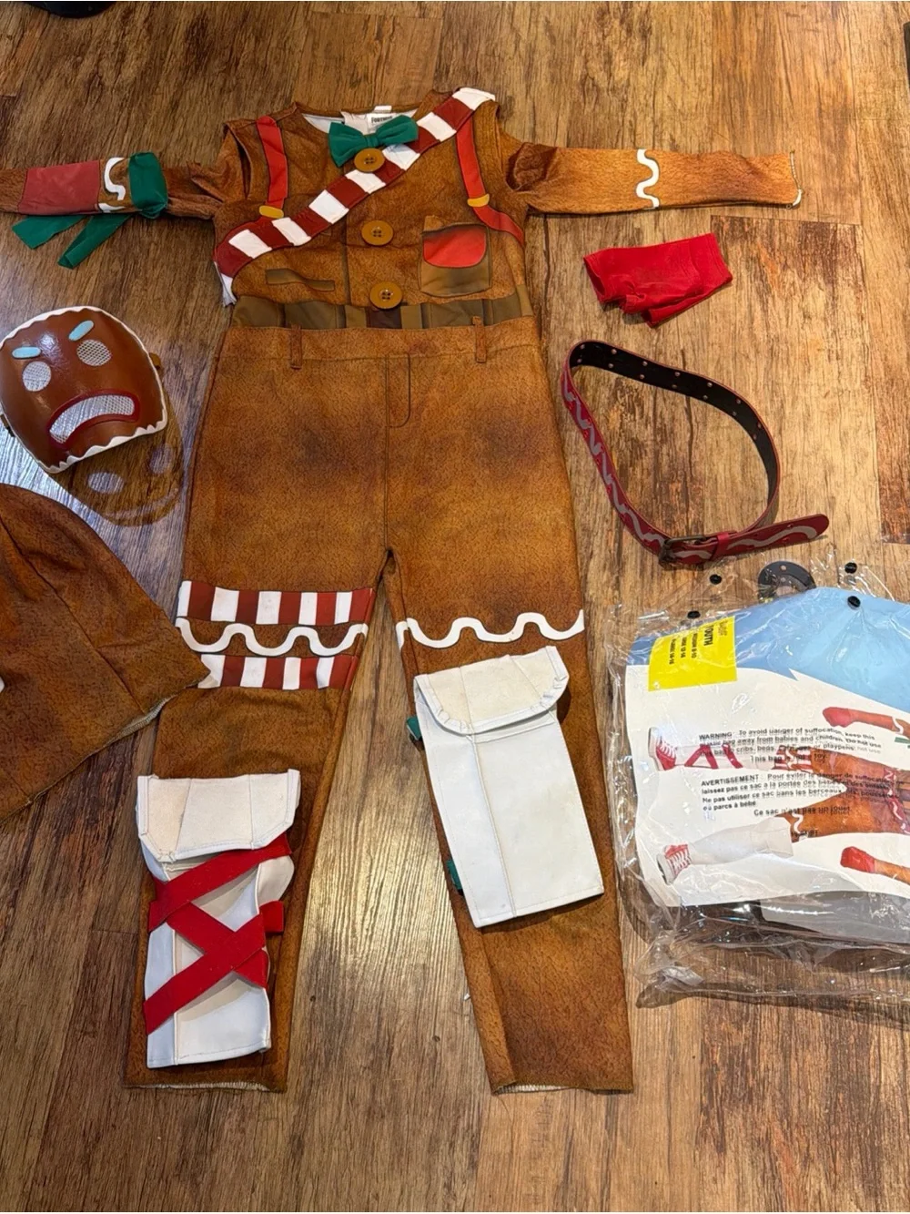 Spirit Fortnite Merry Marauder Gingerbread Man Halloween Costume Youth Medium - Picture 2 of 9